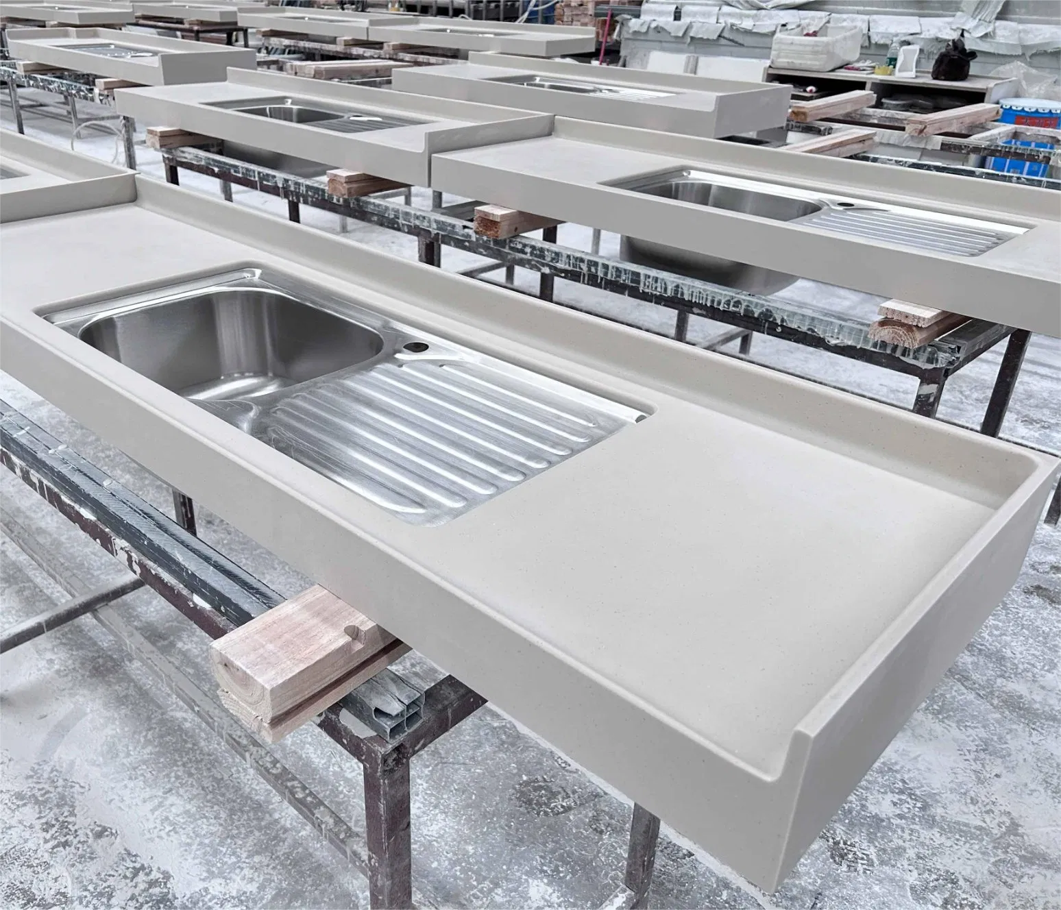 OEM Factory Made Countertop Worktops Guangdong Artificial Stone Big Slab Artificial Stone White/Calacatta/Volakas/Onyx Kitchen Countertop Quartz Countertops