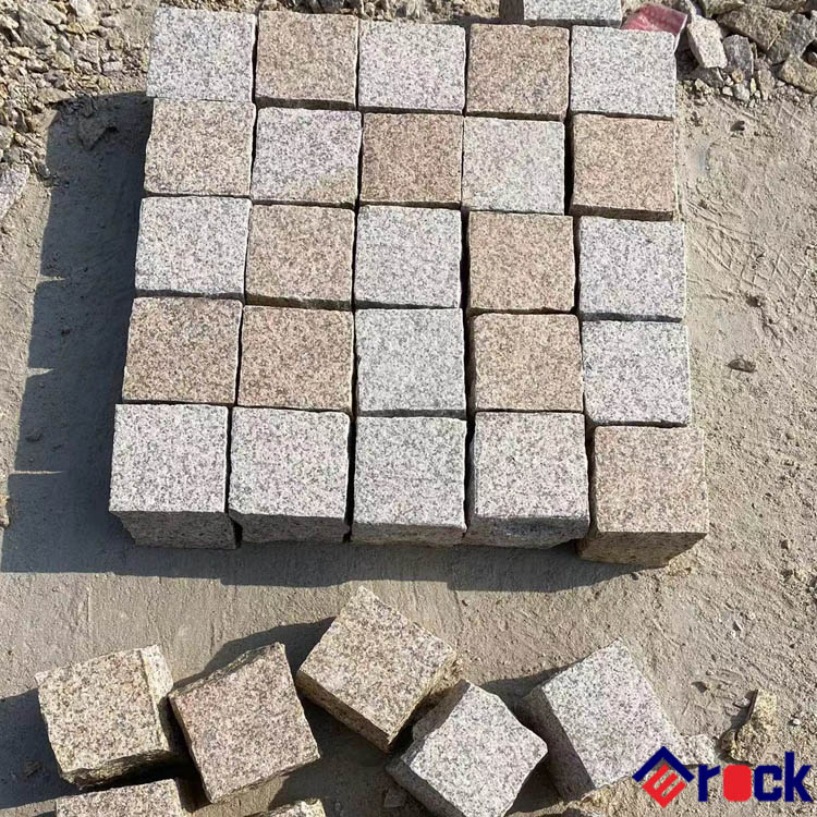 Low Price Anti-Slip Finish Yellow Beige Granite Cobblestone for Driving Way Stone