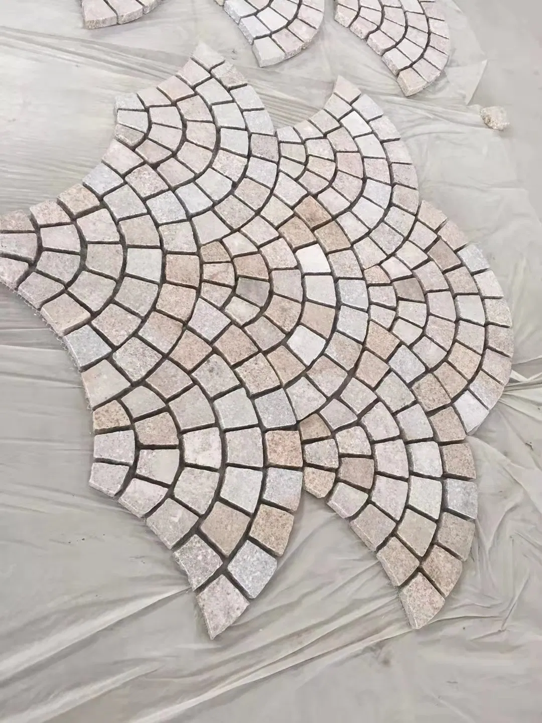 Natural Stone Sector Shape Garden Floor Design Granite Cobblestone on Mesh