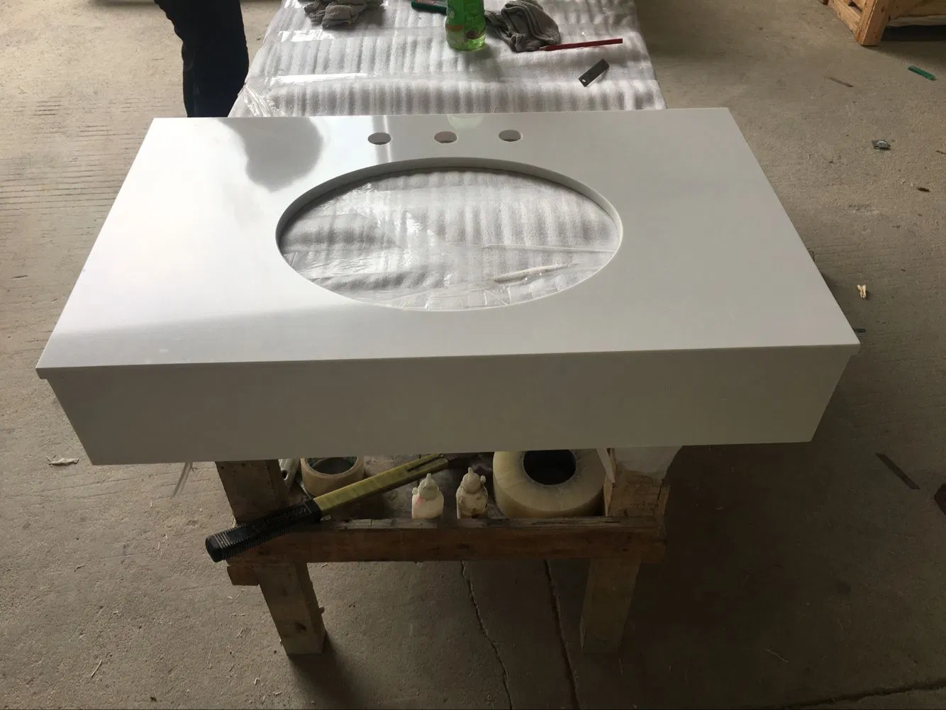 Prefabricated Artificial Quartz Stone Kitchen Countertop Customized