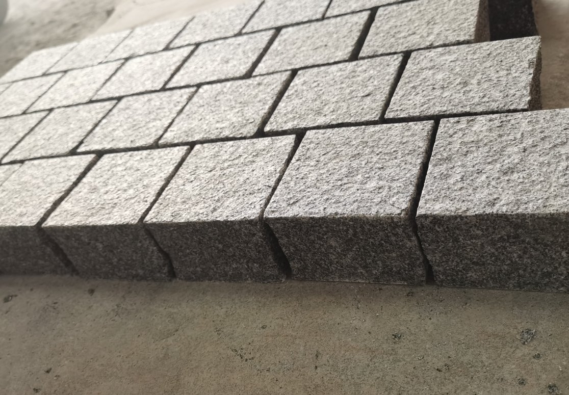 Natural flamed/splited G654 Dark Grey Granite Cube Stone for exterior/outdoor Garden/Landscape/Square pavement/paving