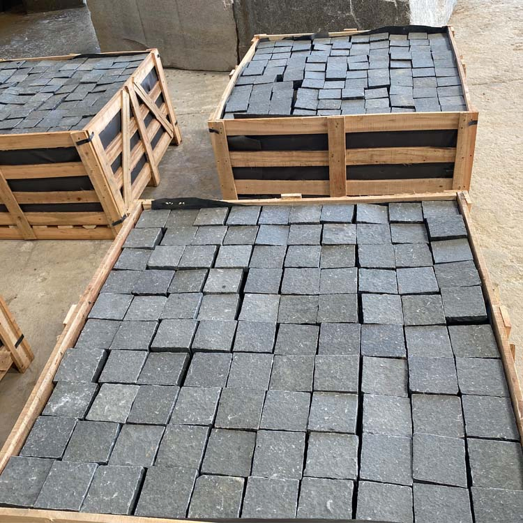 Anti-Slip Flamed Finish Black Basalt Cobblestone for Driveway Pavers