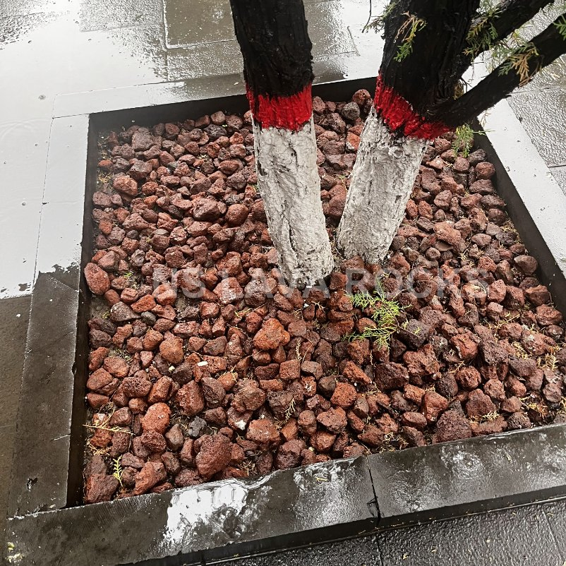 Decorative Volcanic Lava Rocks for Garden Plants Landscape and Pathway Mulch