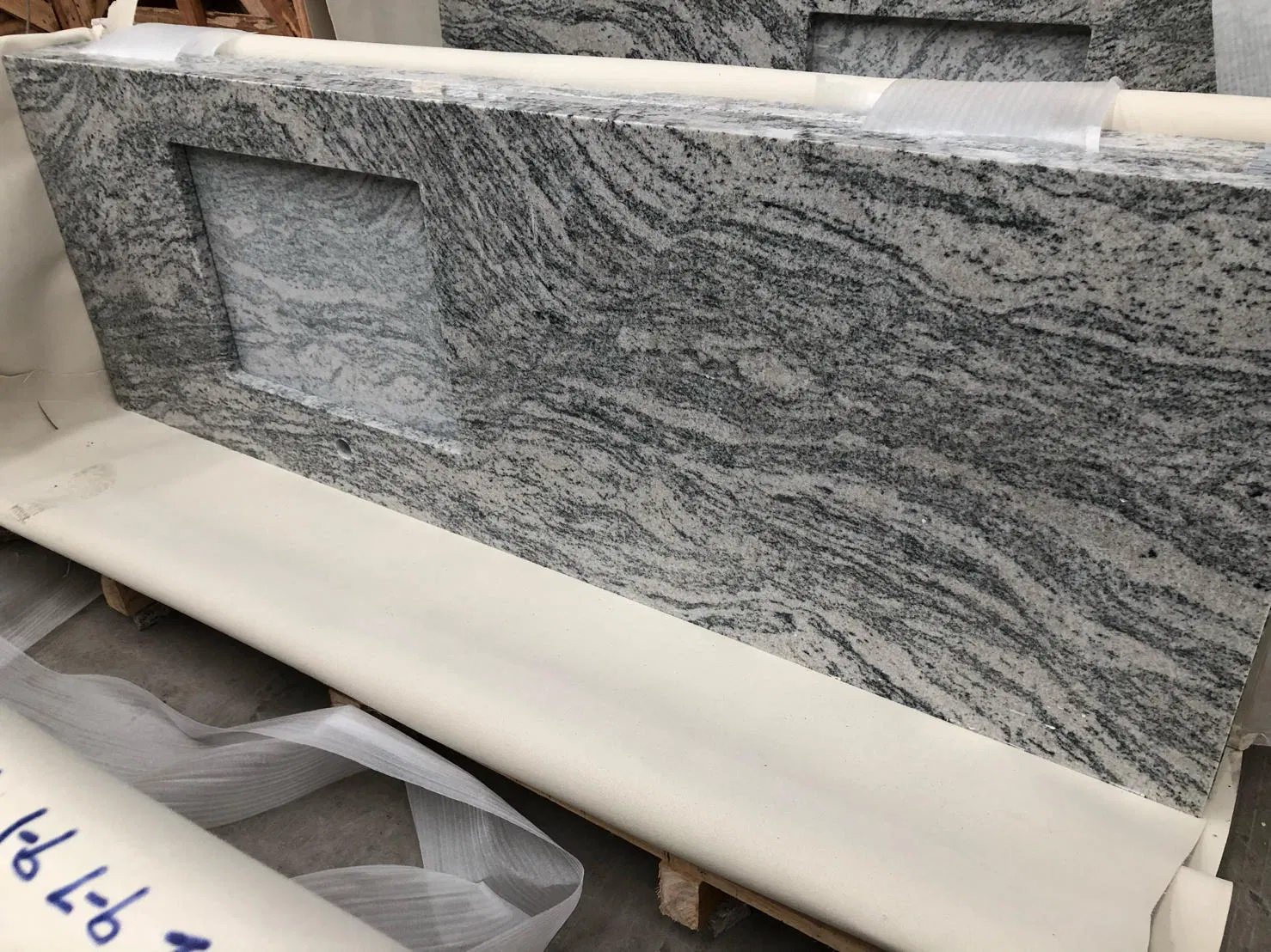 Popular China Juparana Granite Gray Stone Custom Countertop Vanity Top for Project