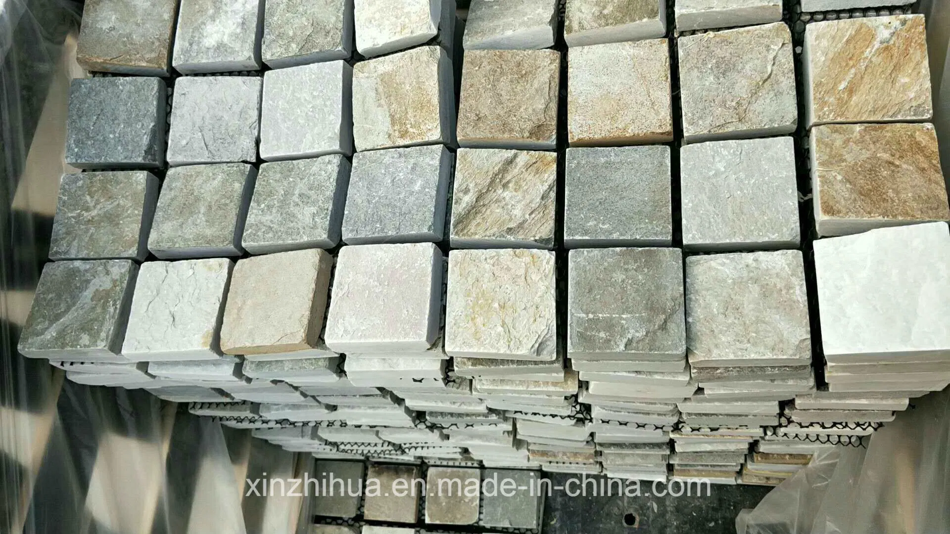 Natural Split Paving Stone Granite/Quartzite Outdoor Heavy-Duty Pavers Cobblestone on/with/Mesh