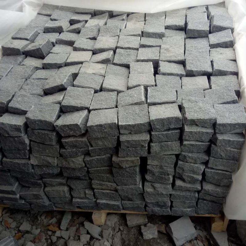 Natural Split G654 Dark Grey/Impala Black Granite Pavers Cobblestone for Driveway/Exterior