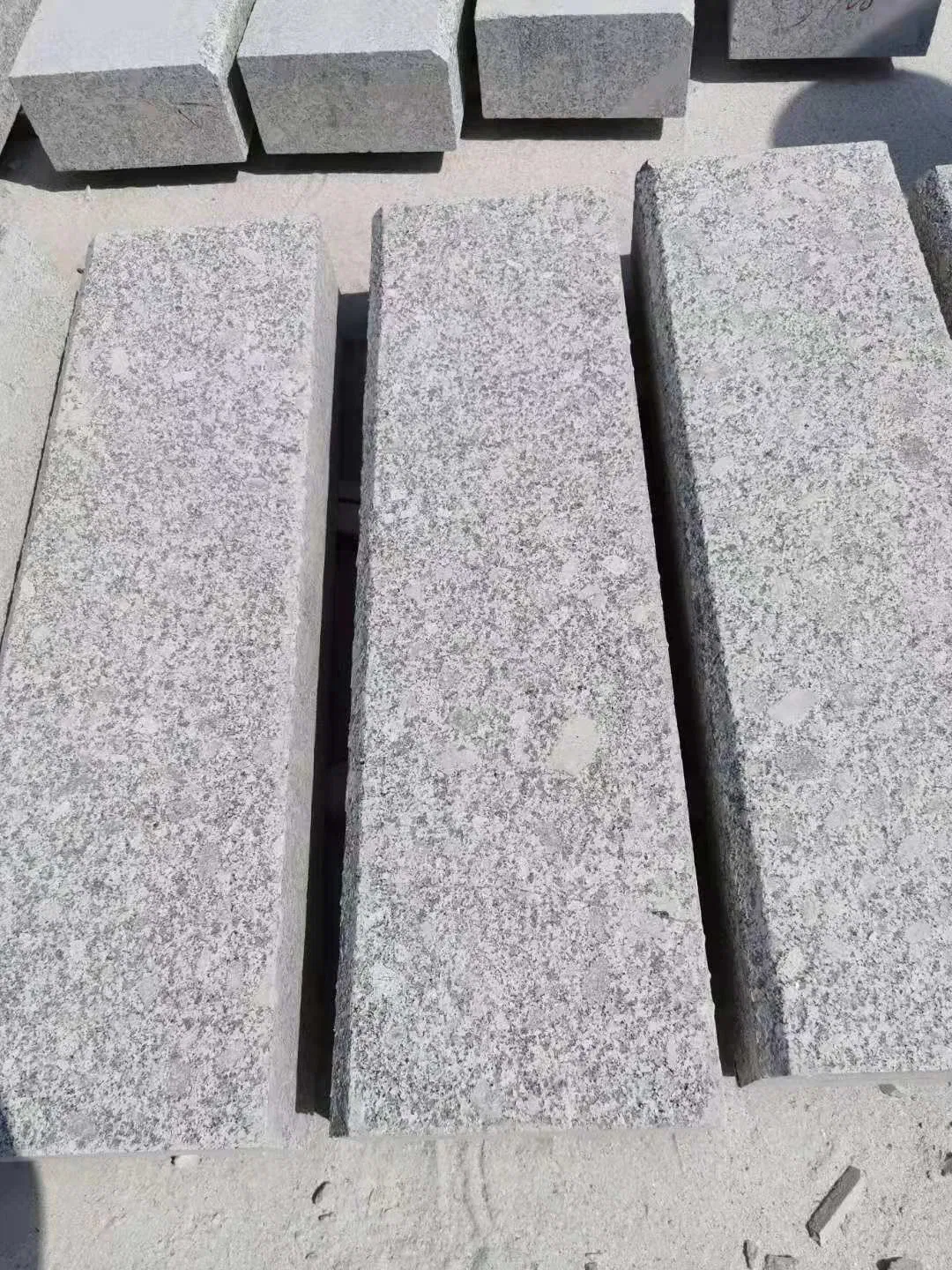 Cheap Grey /Black/White/Yellow/Granite Kerbstone/Curbstone/Kerbs for Garden / Landscape/ Paving/Road