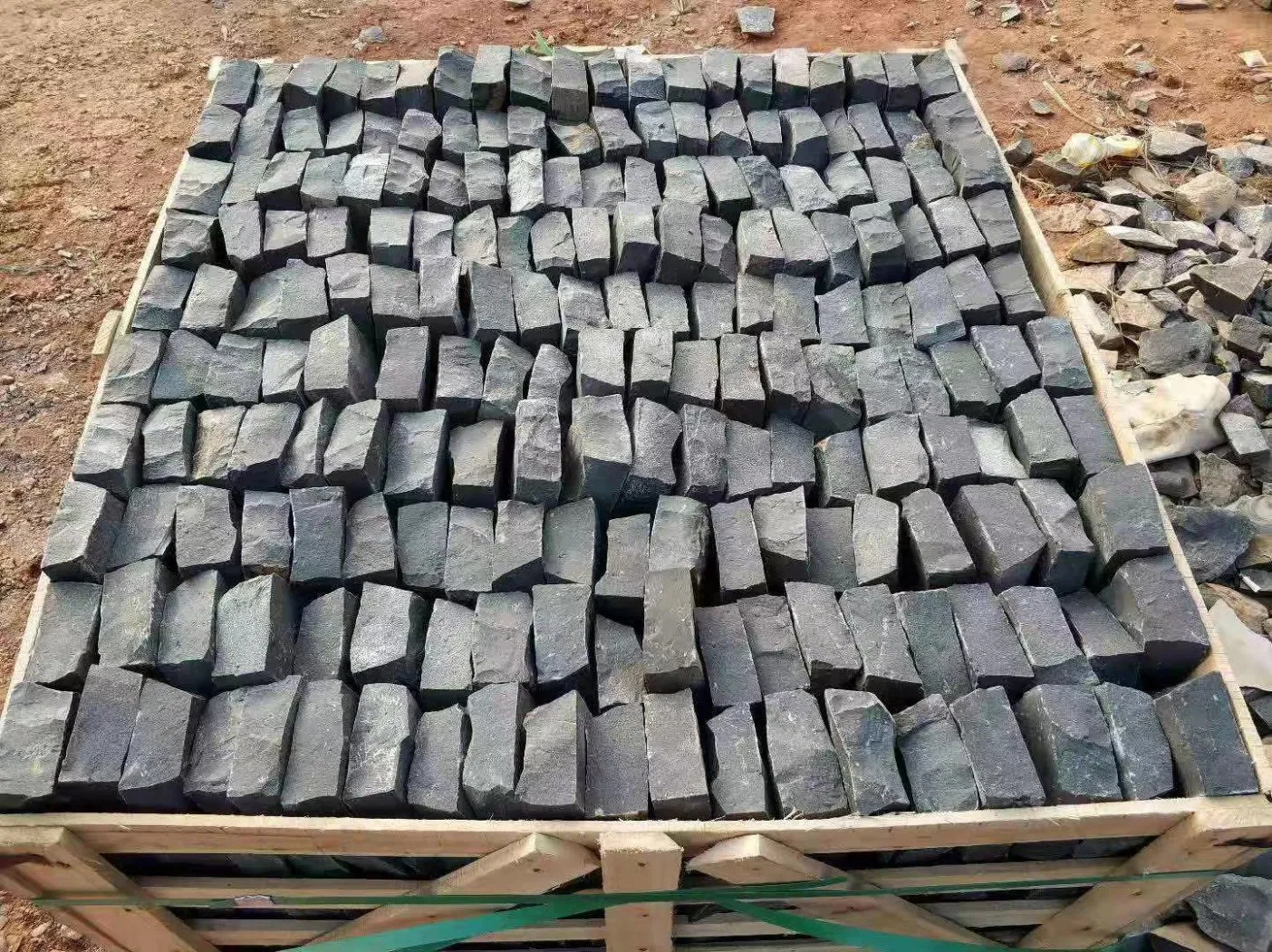 China Black Granite Basalt Cube Stone Cobbles for Paving