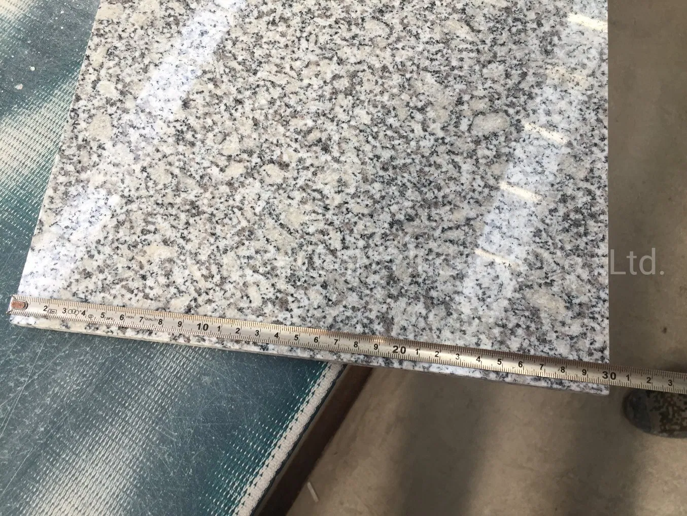 Cheap Grey Sardo Granite G602 China Natural Stone Tiles/Slabs/Paving/Cobblestone