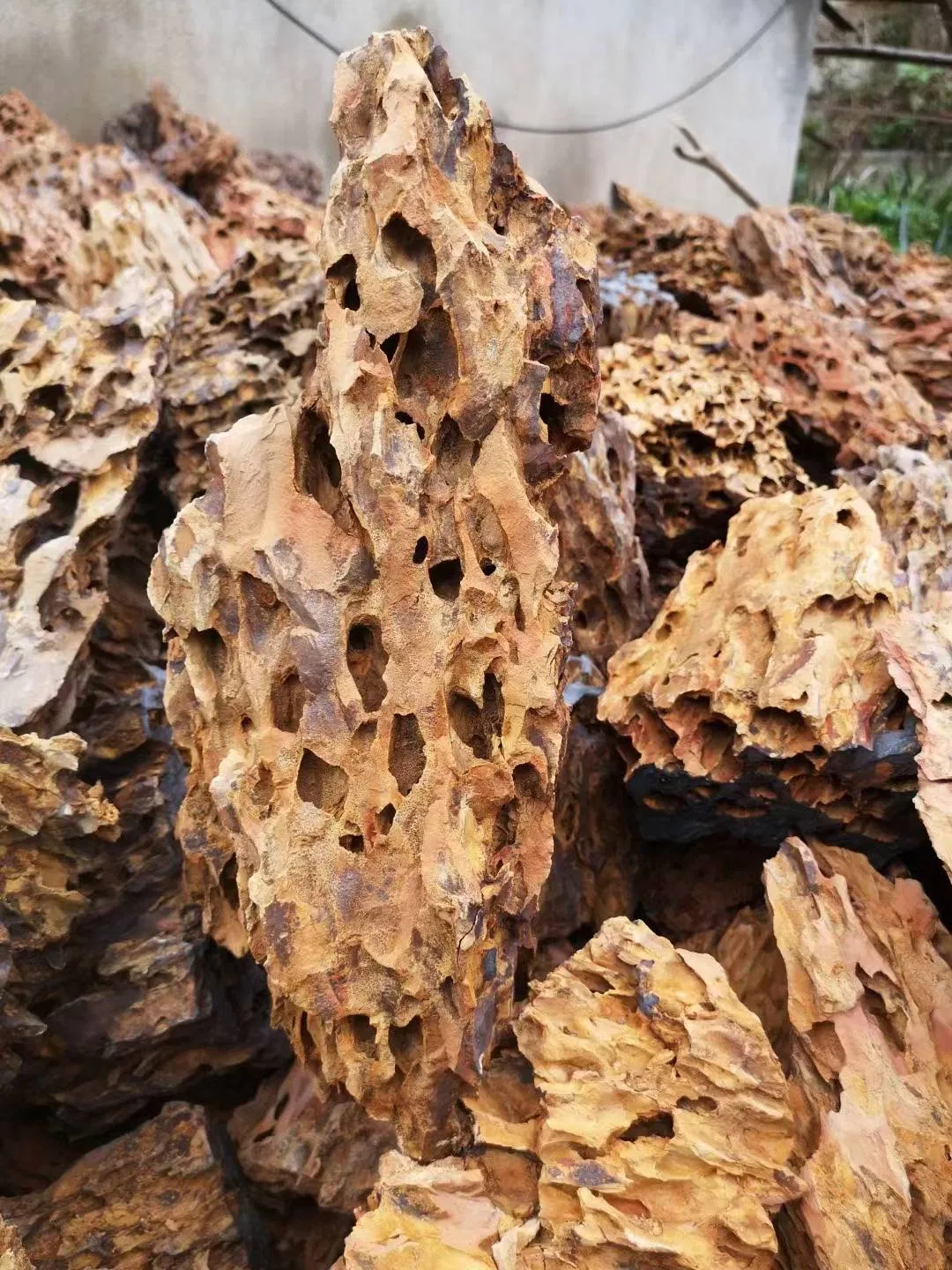 Aquarium Substrate Decorative Dragon Rocks