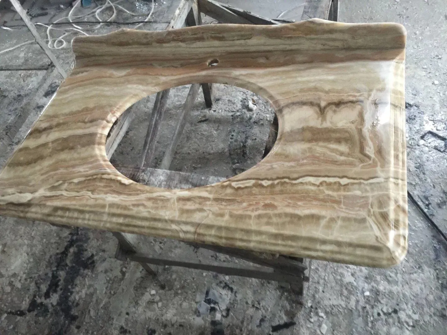 Custom Made Wooden Pattern Onyx Kitchen Countertops and Vanity Tops for Projects