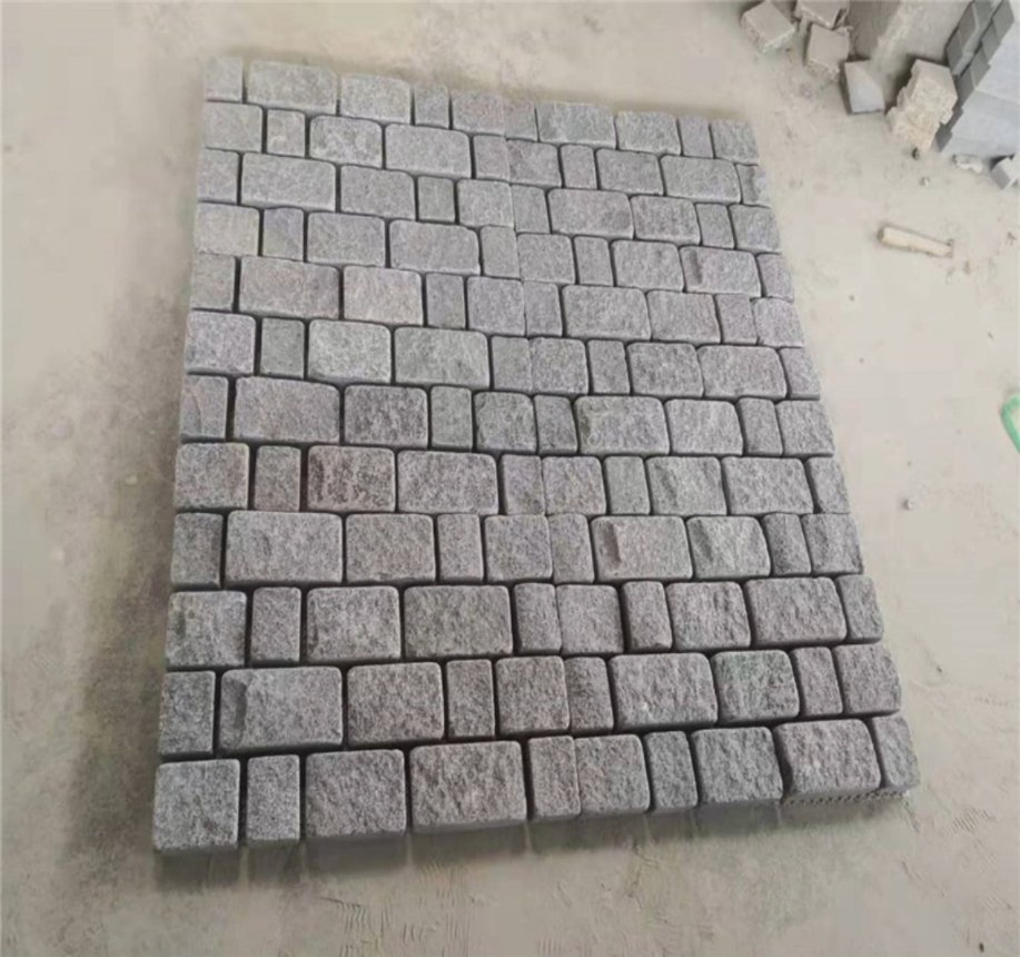 Tumbled G654 Granite Grey Cobblestones on Mesh Sheets for Driveway Paver Design