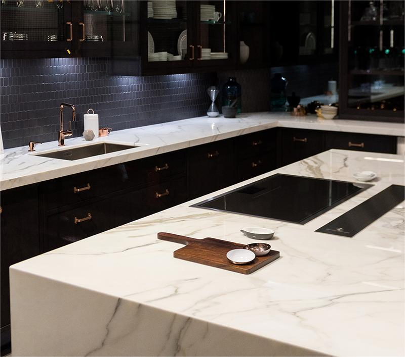 Modern Sink Cabinet Designs High End Custom Luxury Classic White Solid Wood Kitchen Island Cabinets with Granite Countertops