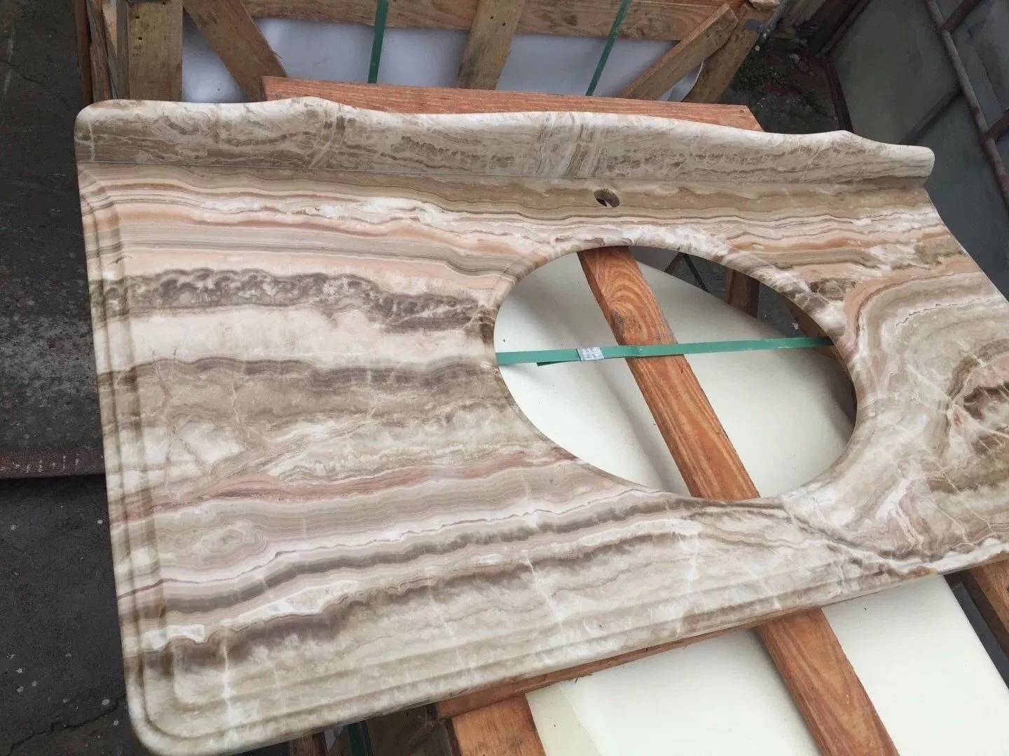 Custom Made Wooden Pattern Onyx Kitchen Countertops and Vanity Tops for Projects