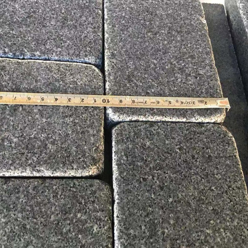G654 Natural Stone Dark Grey Sesame Black China Nero Impala Black Padang Dark Misty Grey Granite Tumbled Cobbles for Paving/Garden/Path/Walkway/Sidewalk