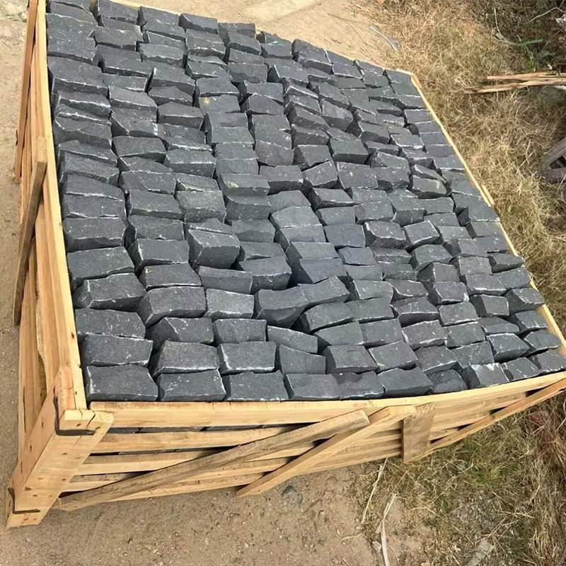 Natural Split Basalt Black Cobble Cube Paving Stone Cobblestone for Outdoor Driveway