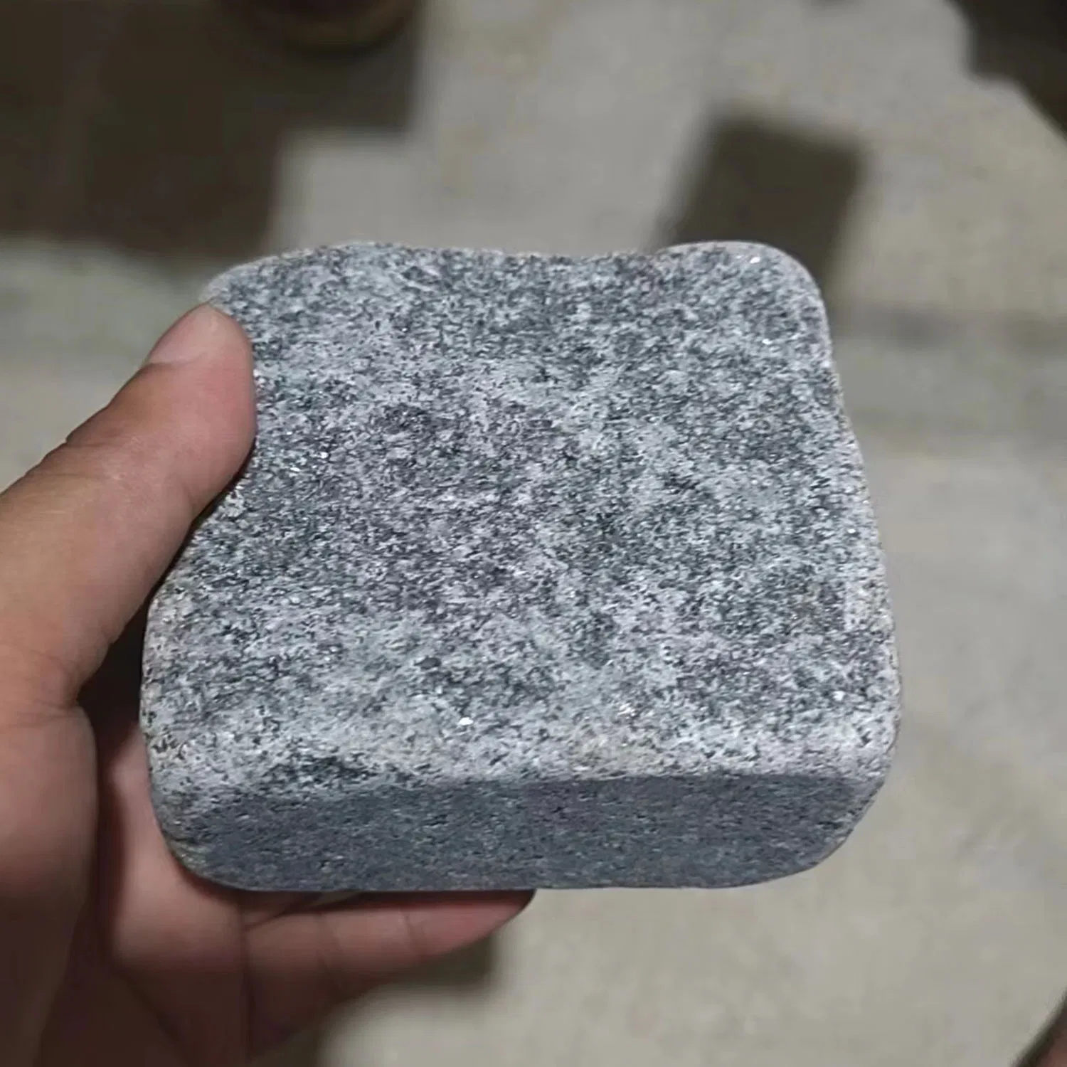 New Design Outdoor Tumbled Granite Cobblestone Granite Stone Antique Cube Black Granite Cobblestone