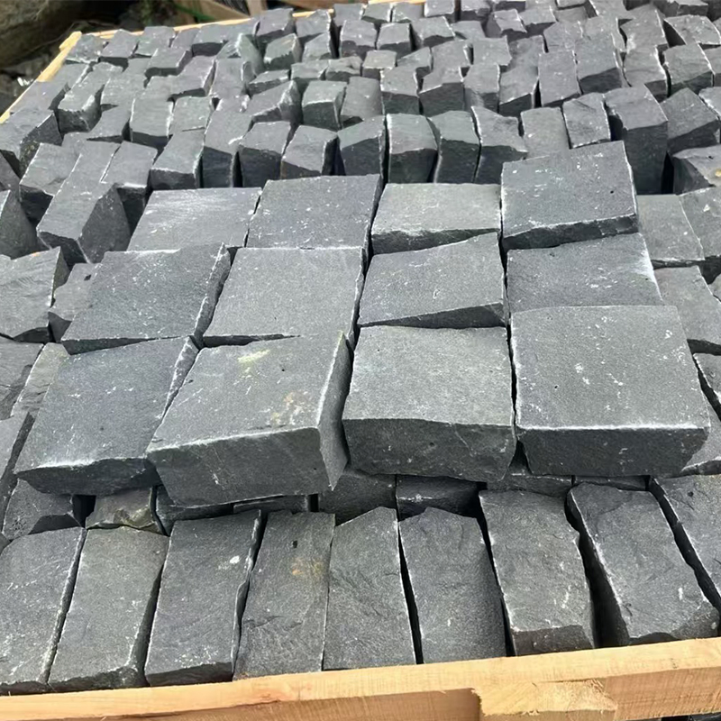 Natural Split Basalt Black Cobble Cube Paving Stone Cobblestone for Outdoor Driveway