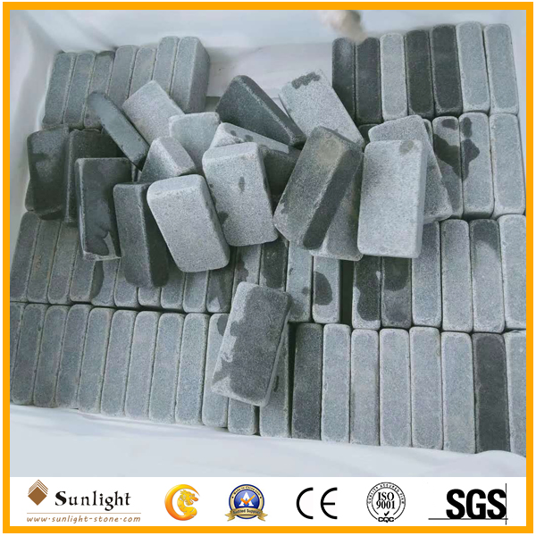 Natural Yellow/Grey/Red/Black/Pink/Granite/Marble/Limestone/Basalt Flamed/Honed/Tumbled Finish Cobblestone/Paving Stone for Garden Stepping/Landscape