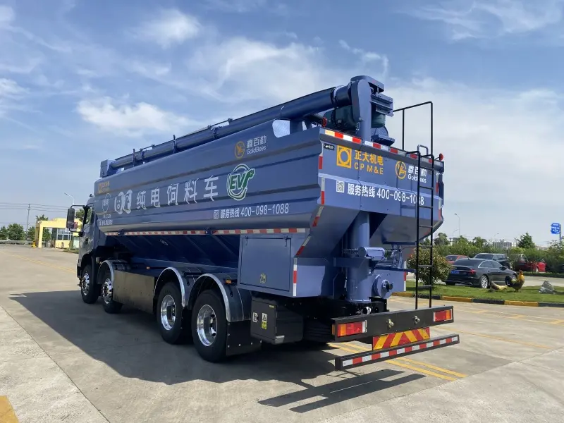 Pure-Electric Bulk Feed Transport Vehicle