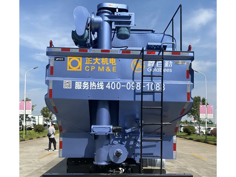 Pure-Electric Bulk Feed Transport Vehicle Detail