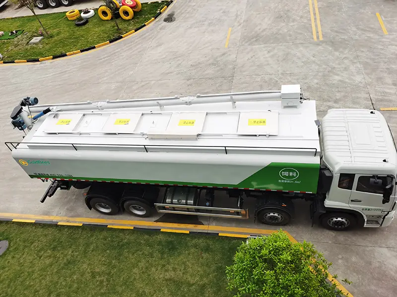 GoldBees ElectricHydraulic Auger Bulk Feed Transport Truck View 1