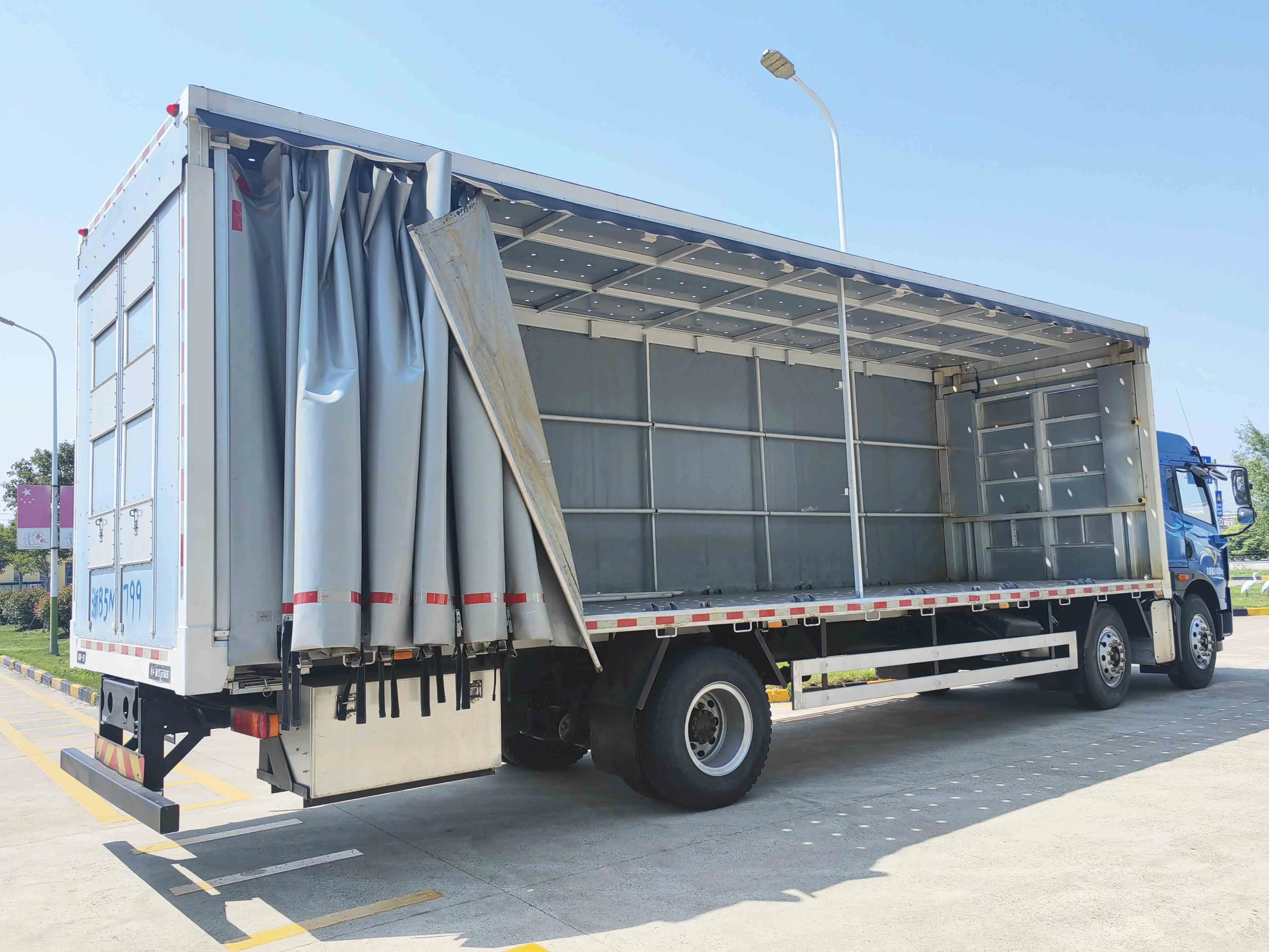 Broiler Transport Truck