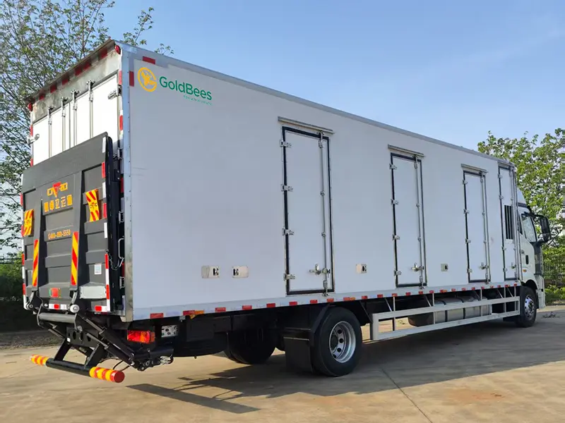 GoldBees Day-old ChickLayer Transport Truck - Modern Poultry Logistics