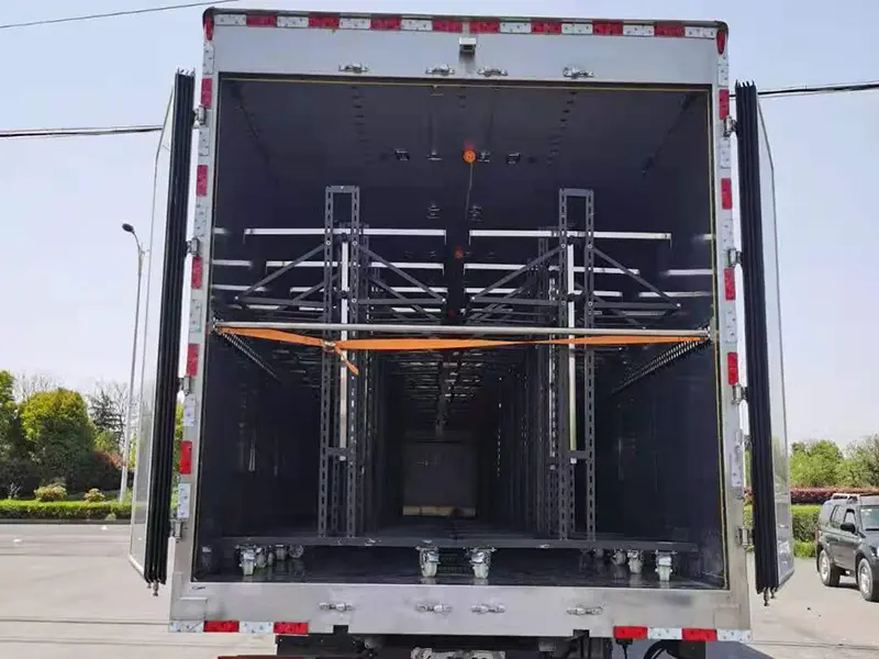 GoldBees Day-old ChickLayer Transport Truck - Fully Enclosed Automated Logistics (12)