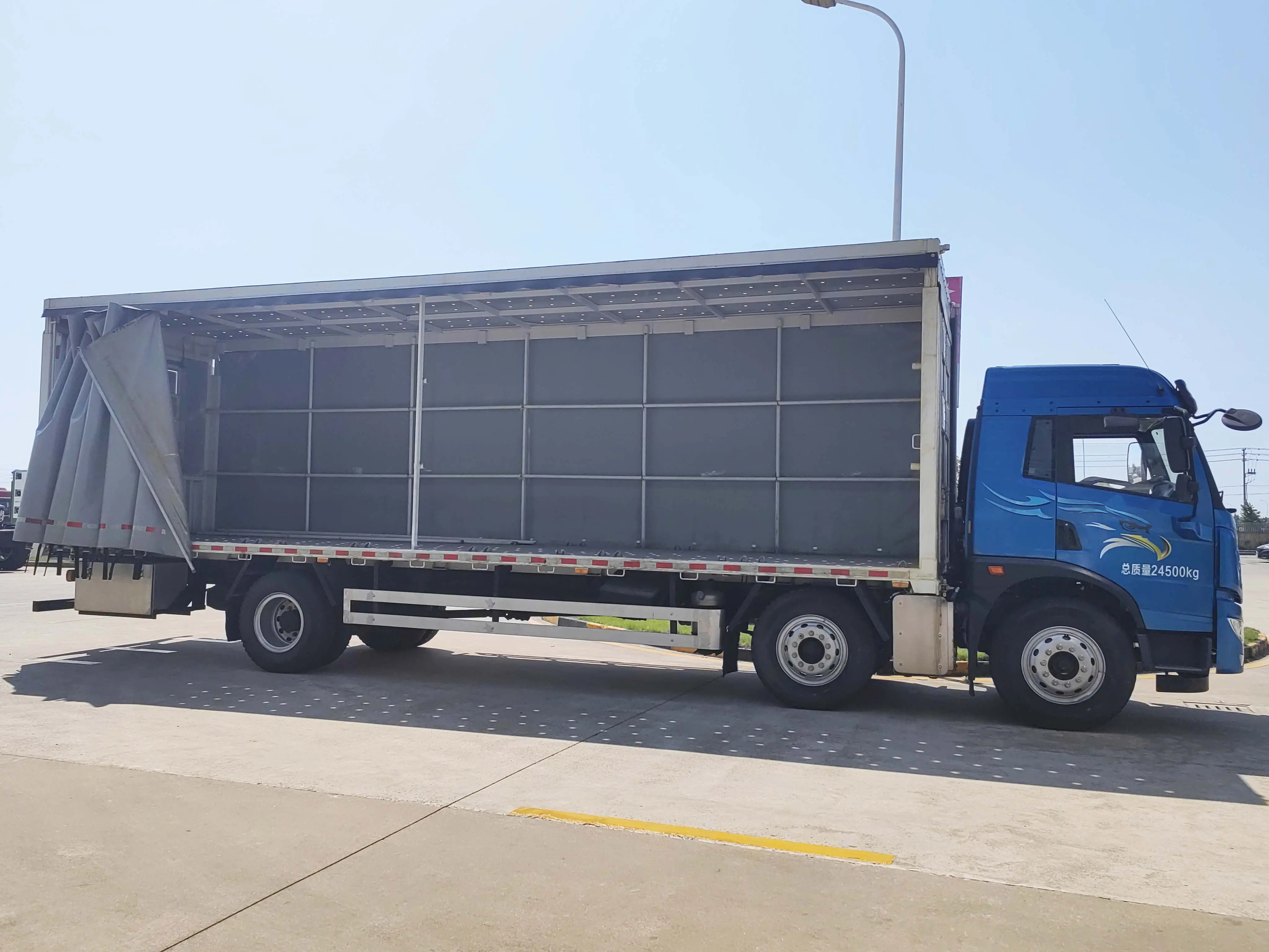 Broiler Transport Truck