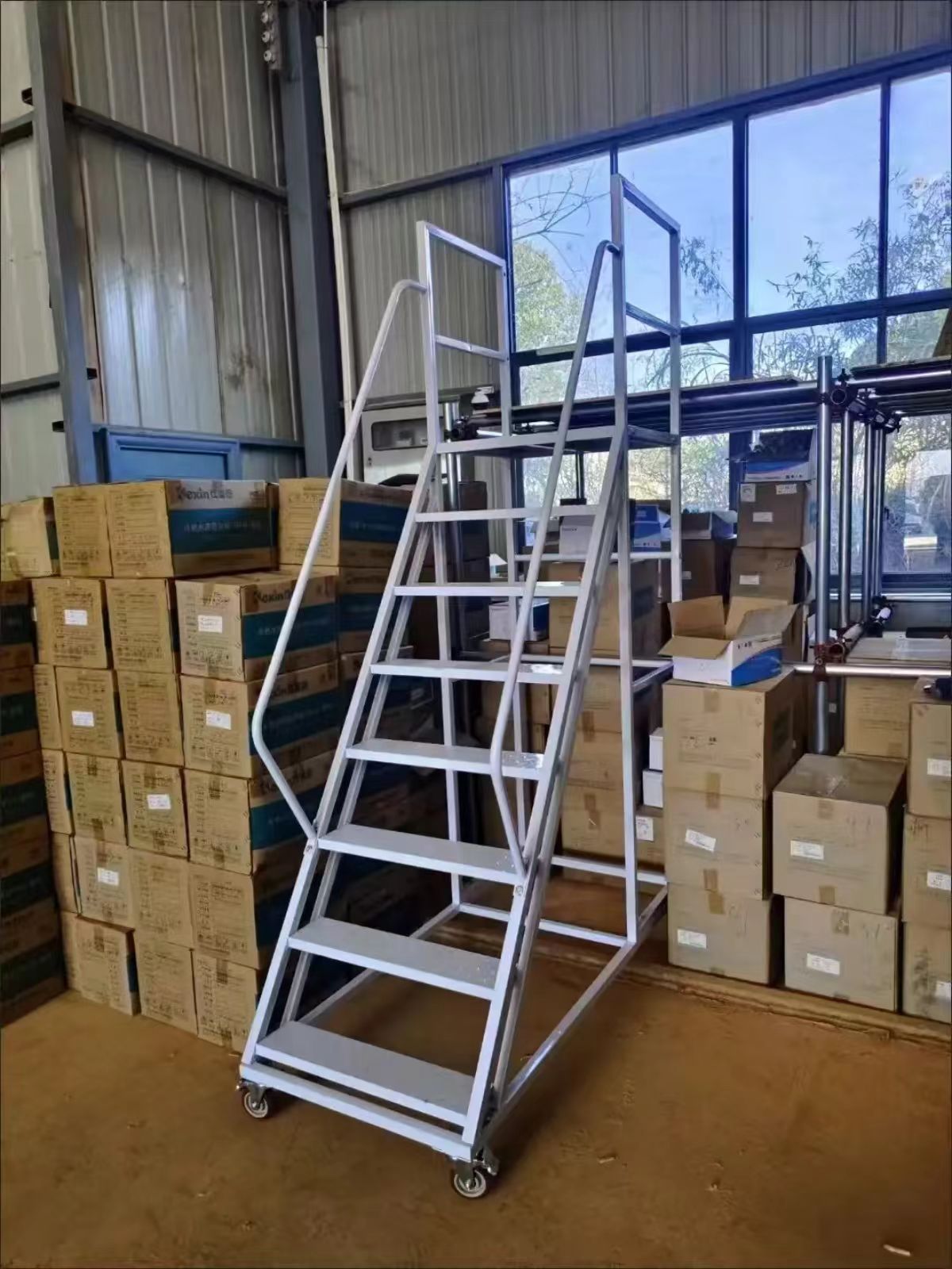 Mracking Mobile Safety Ladder Work Platform Industrial Grade Construction Site Guardrail Scaffolding Customized Color