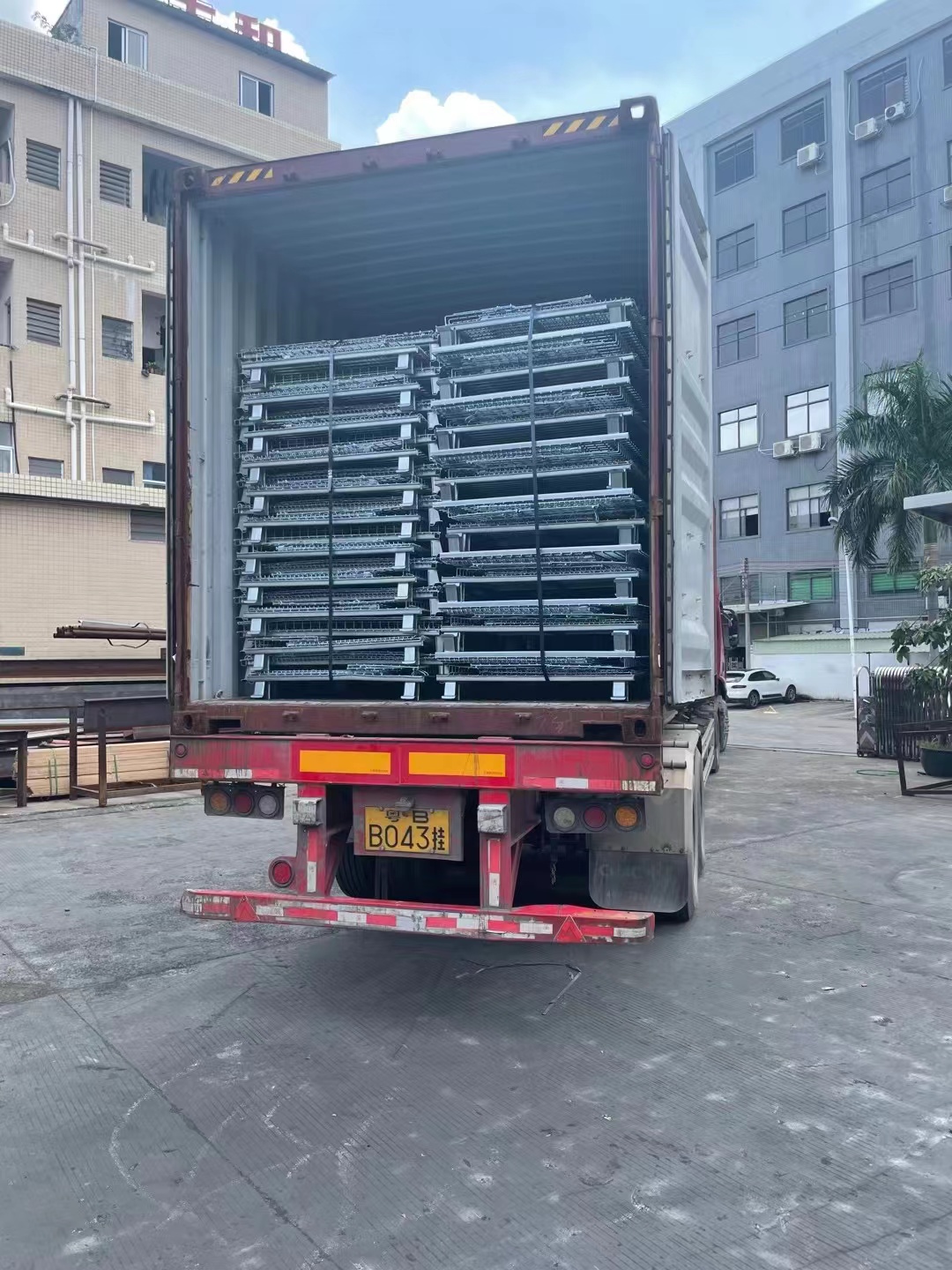Mracking 1000kg Heavy Duty Steel Powder Coated Assembled Wire Mesh Cages Customizable Pallet Cages Manufacturer
