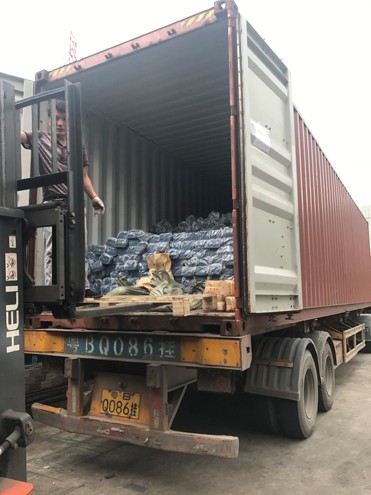 Container Loading Scene 1