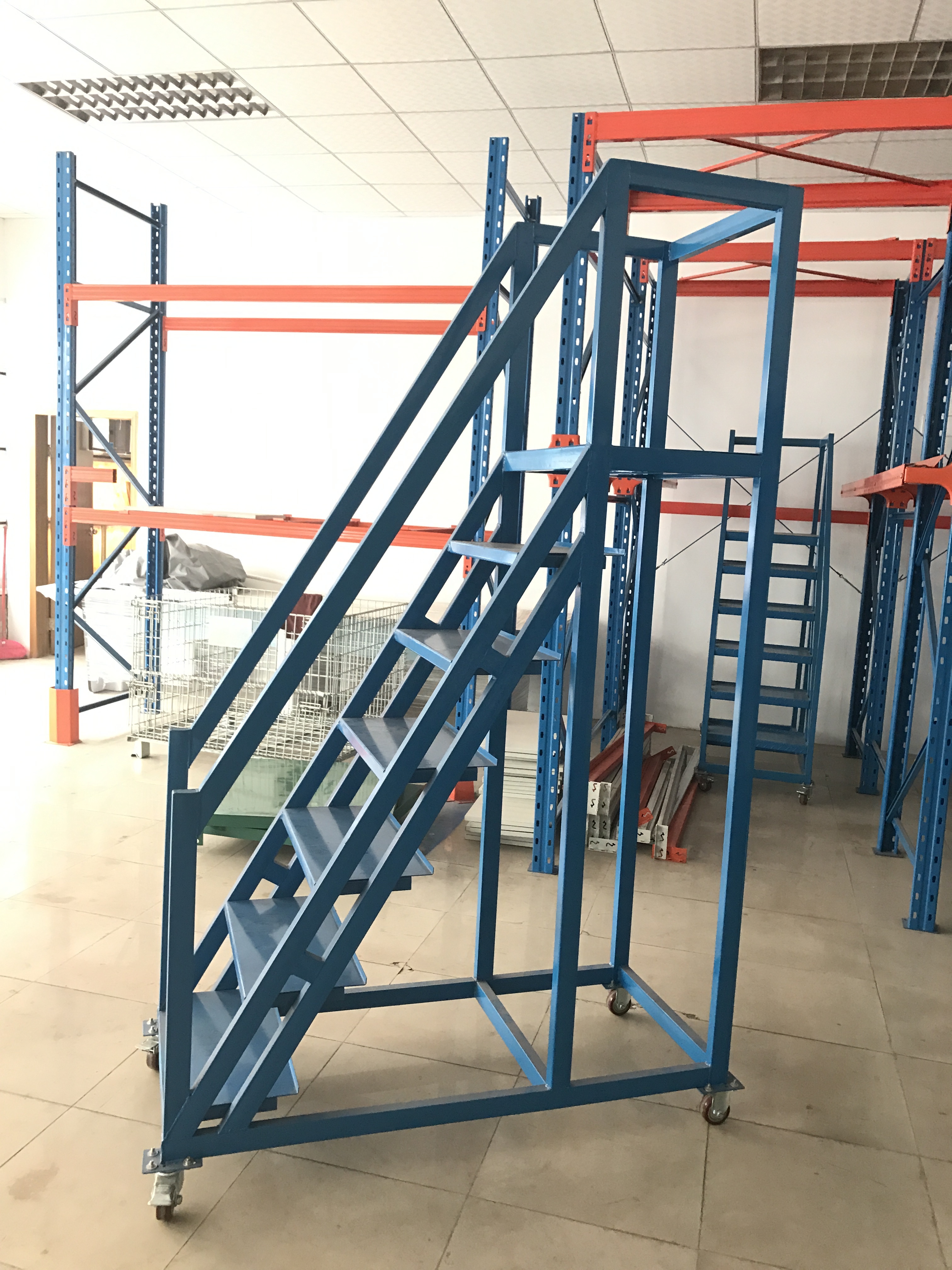 Hot Sell Mobile Safety Step Work Platform Warehouse Ladder