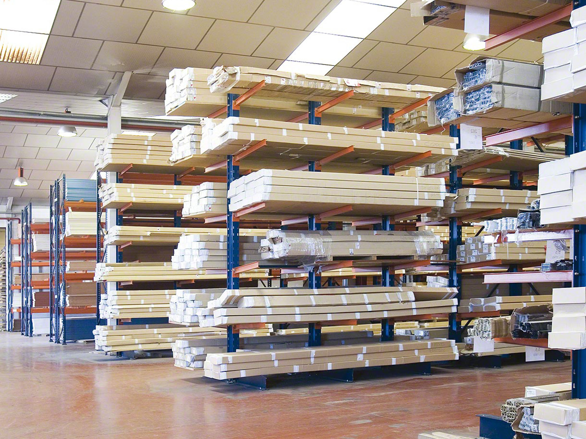 Mracking Customized High Quality Steel Cantilever Racking Systems 1000kg Per Arm Single & Double Sided Cantilevering for Sale