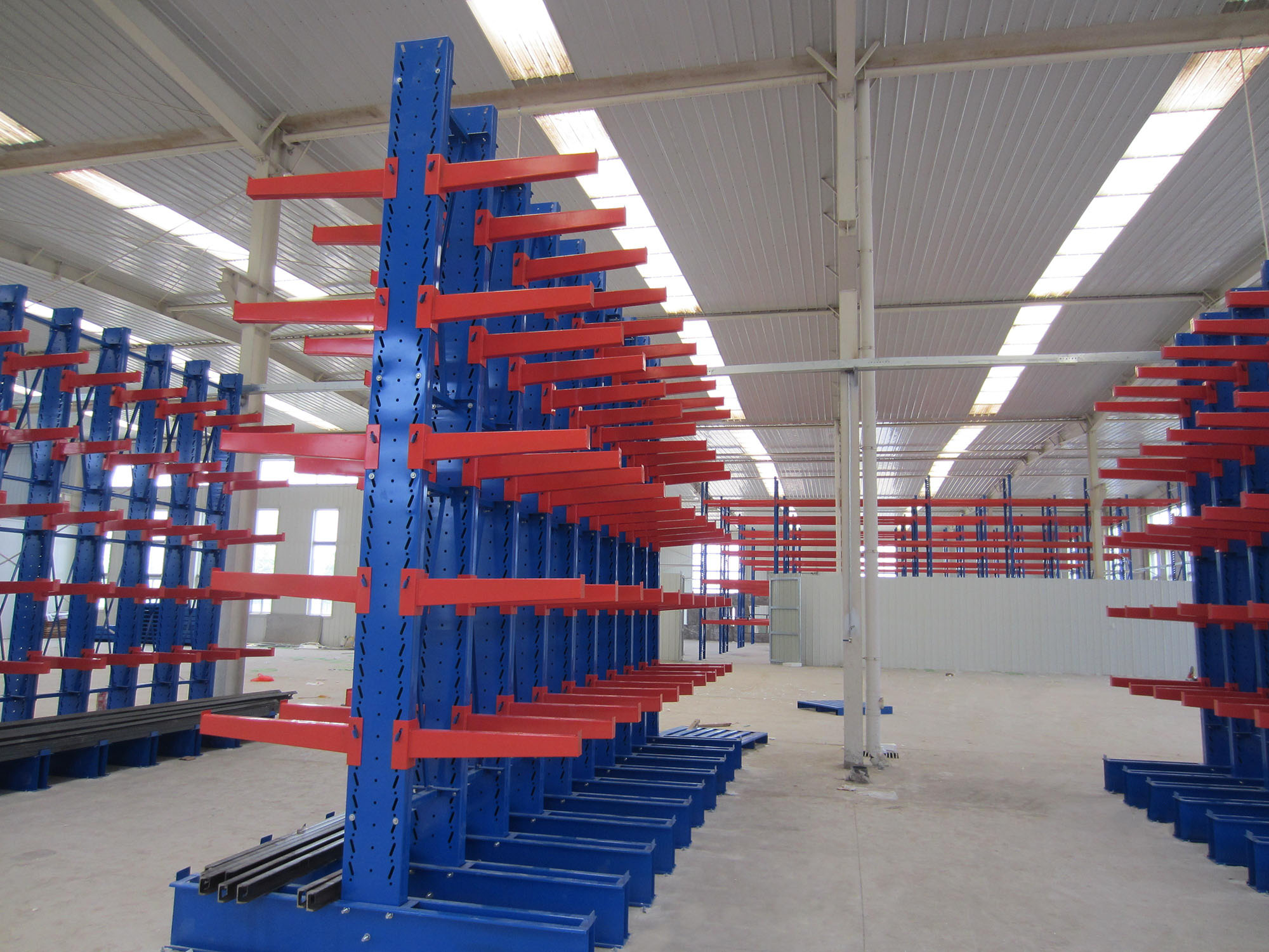 Mracking Customizable Industrial Warehouse Storage Racking Steel Cantilever Rack with 1000kg Load Capacity Wholesale