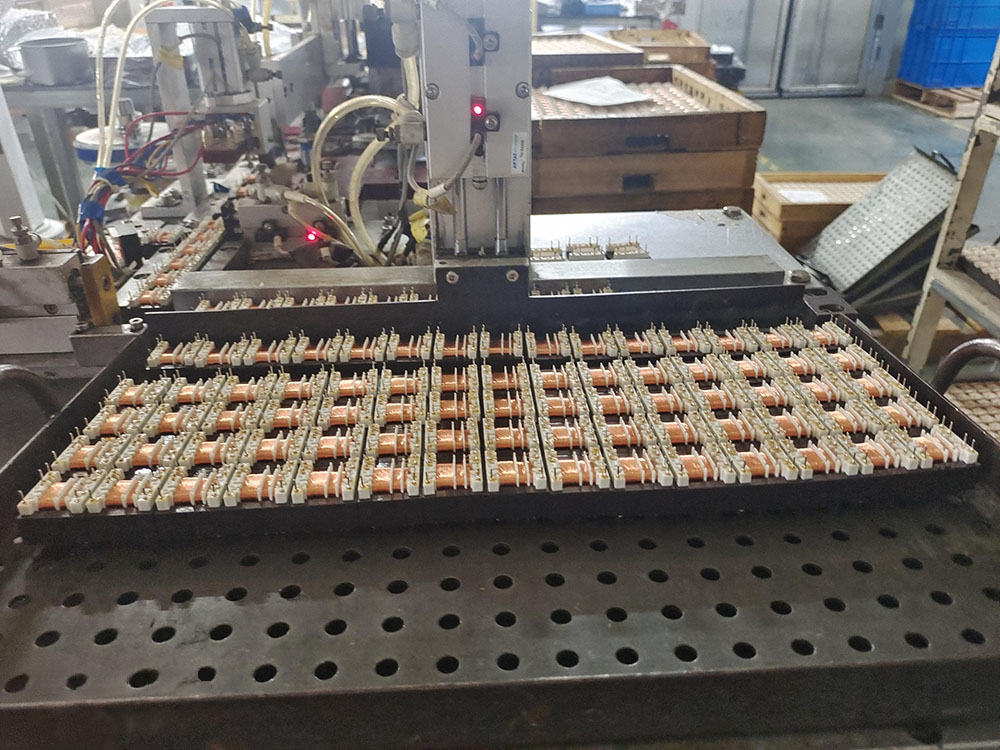 Xinping Electric equipment drawing and winding machine