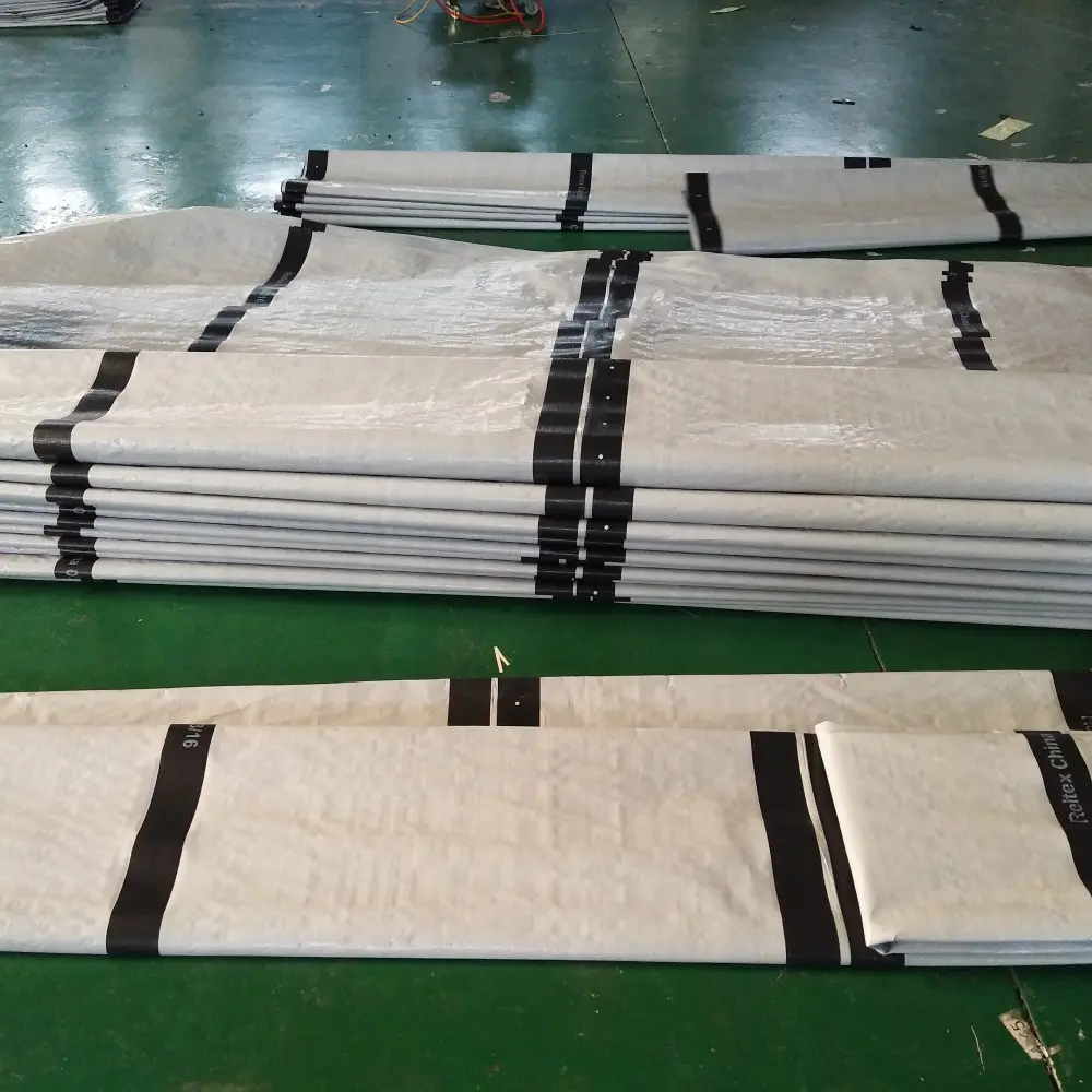 China Black Stripped PE Tarpaulin Fabric High Durability Heavy Duty Waterproof and UV Resistant to Africa。 Suppliers, Factories