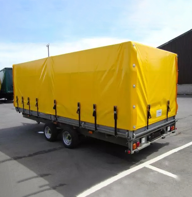 Truck tarpaulin cover installed on a freight trailer