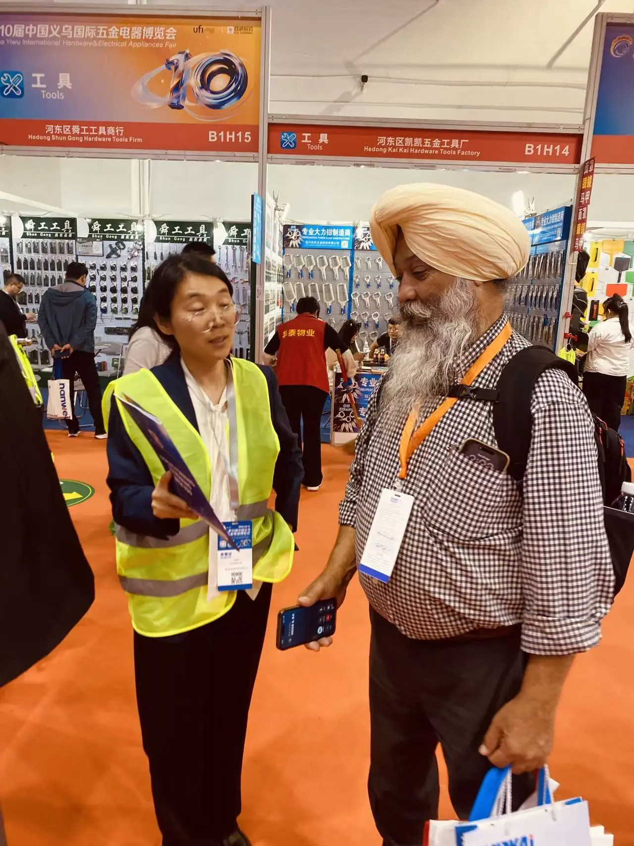 Xintuo exhibition display of CE ANSI certified safety helmets