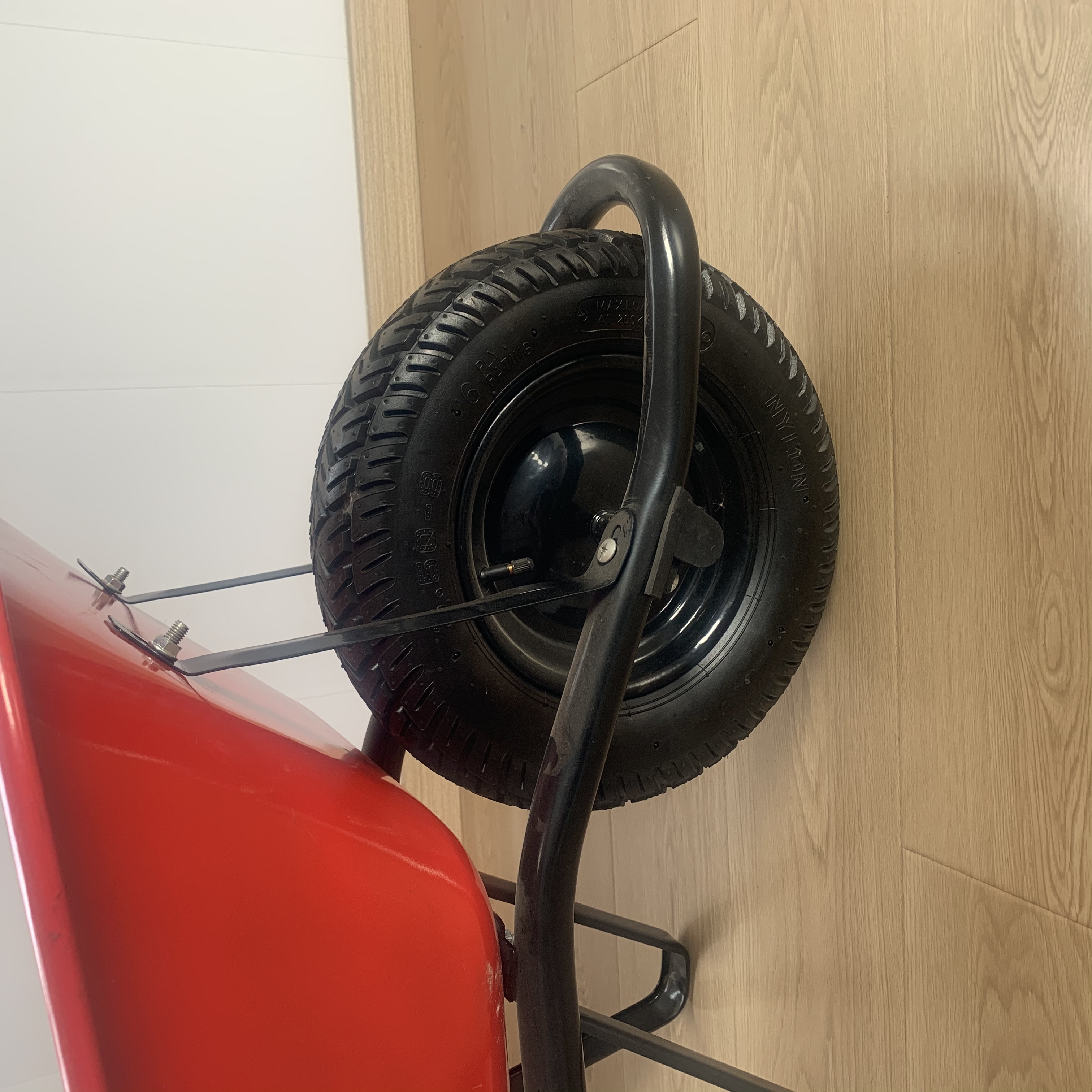 Professional Manufacturer Rust-Resistant Durable 1-Wheel Wheelbarrow WB6414 Galvanized Iron Trolley OEM Customizable