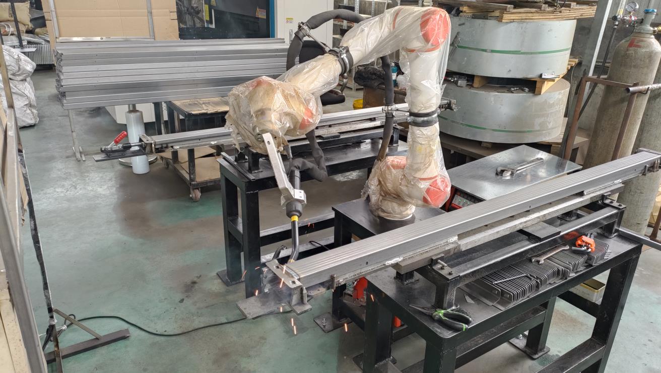 Automatic welding machine