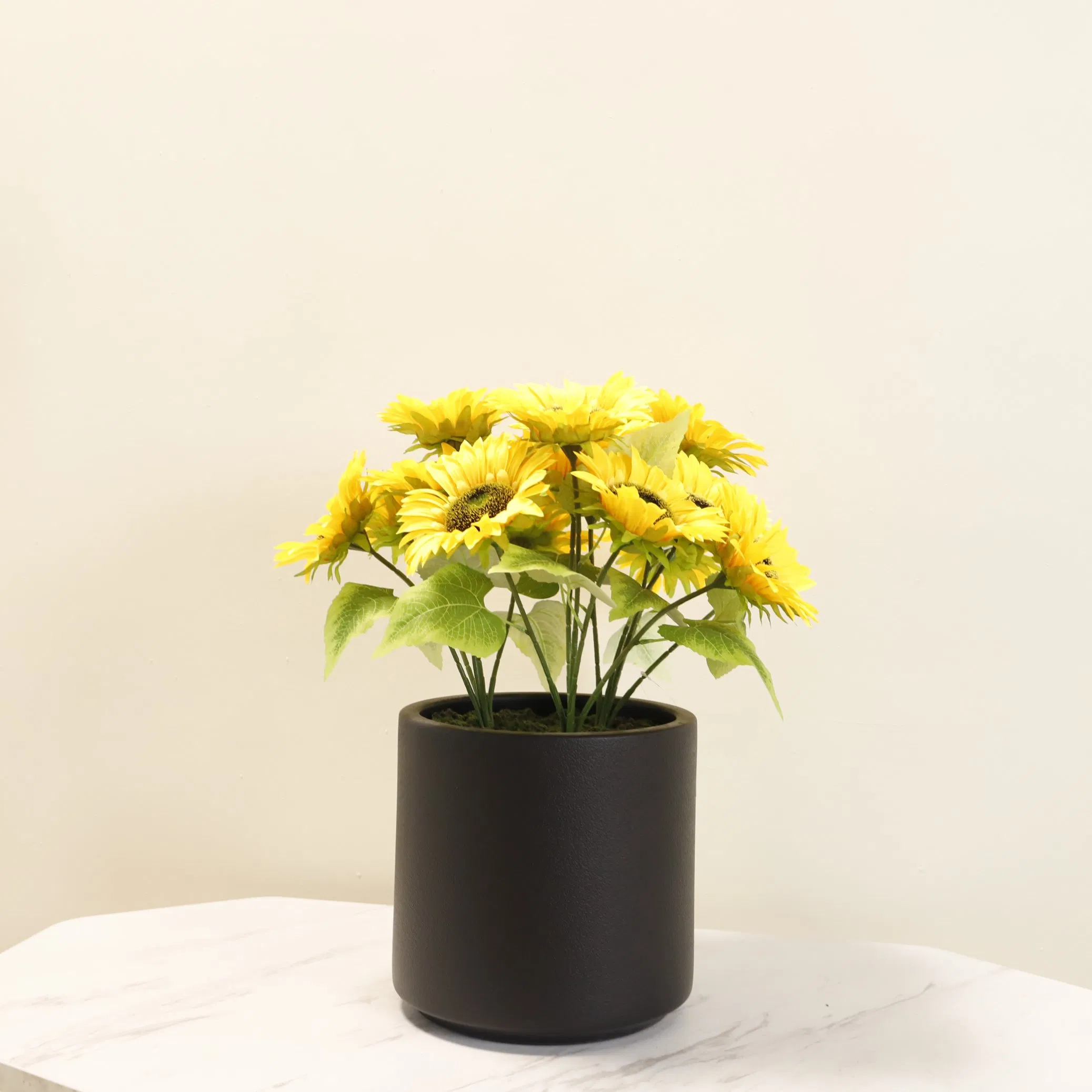 Wholesale High Quality Yellow Artificial Sunflowers with Pot for Home Wedding
