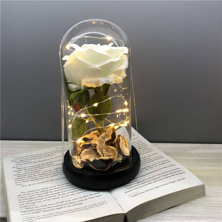 High Quality Gift Flowers Artificial Rose in Glass Dome with LED Light Festival Valentine's Day Flowers Artificial