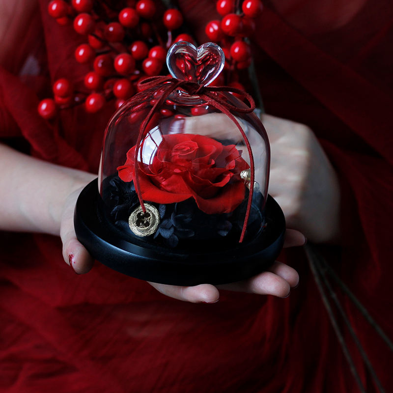 Factory Wholesale High Quality Heart Preserved Rose Glass Dome Real Everlasting Real Rose Flower Foreyer Roses in Glass Dome with LED