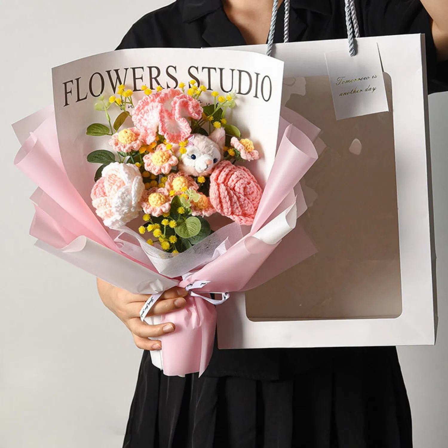 Elegant Handmade Artificial Knitted Flowers Valentine's and Mother's Day Gifts Crochet Flower Bouquet