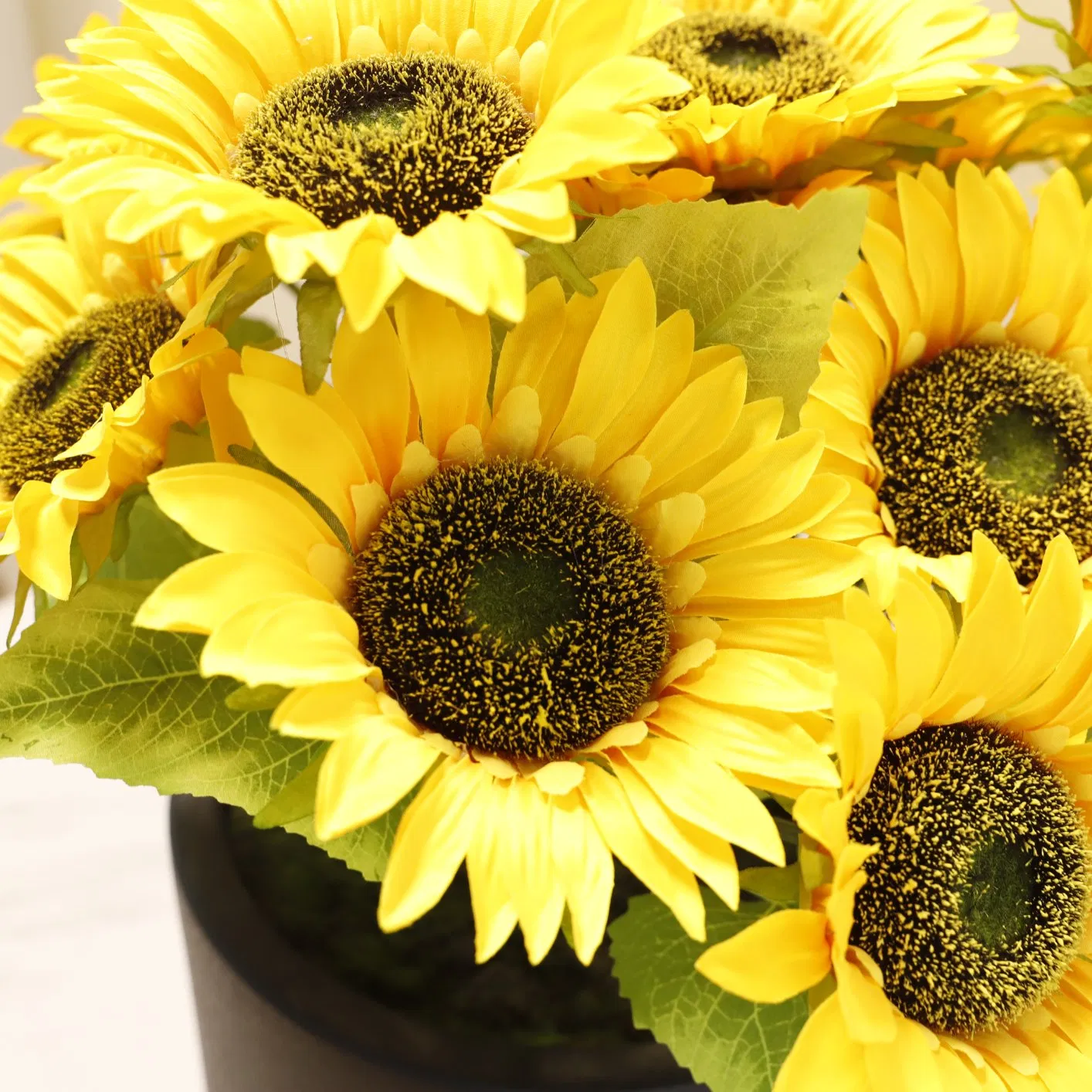 Wholesale High Quality Yellow Artificial Sunflowers with Pot for Home Wedding