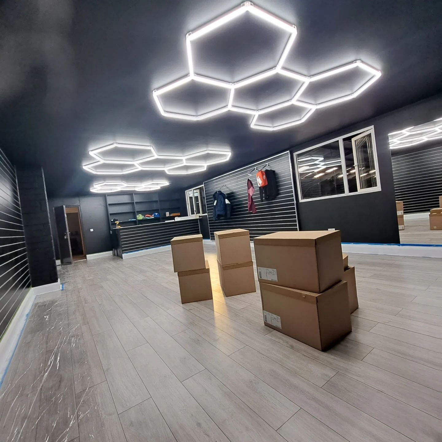 5-Hole RGB Honeycomb Grid LED Car Detailing Light Dust-Free Film Application Workshop Work Station Lamp Showroom Wash Garage