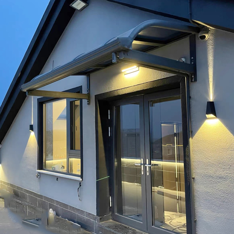 Wholesale Triangle Wall Lamp with IP65 DC12/24/110/220V LED Light Source Special Good Price for Outdoor Use