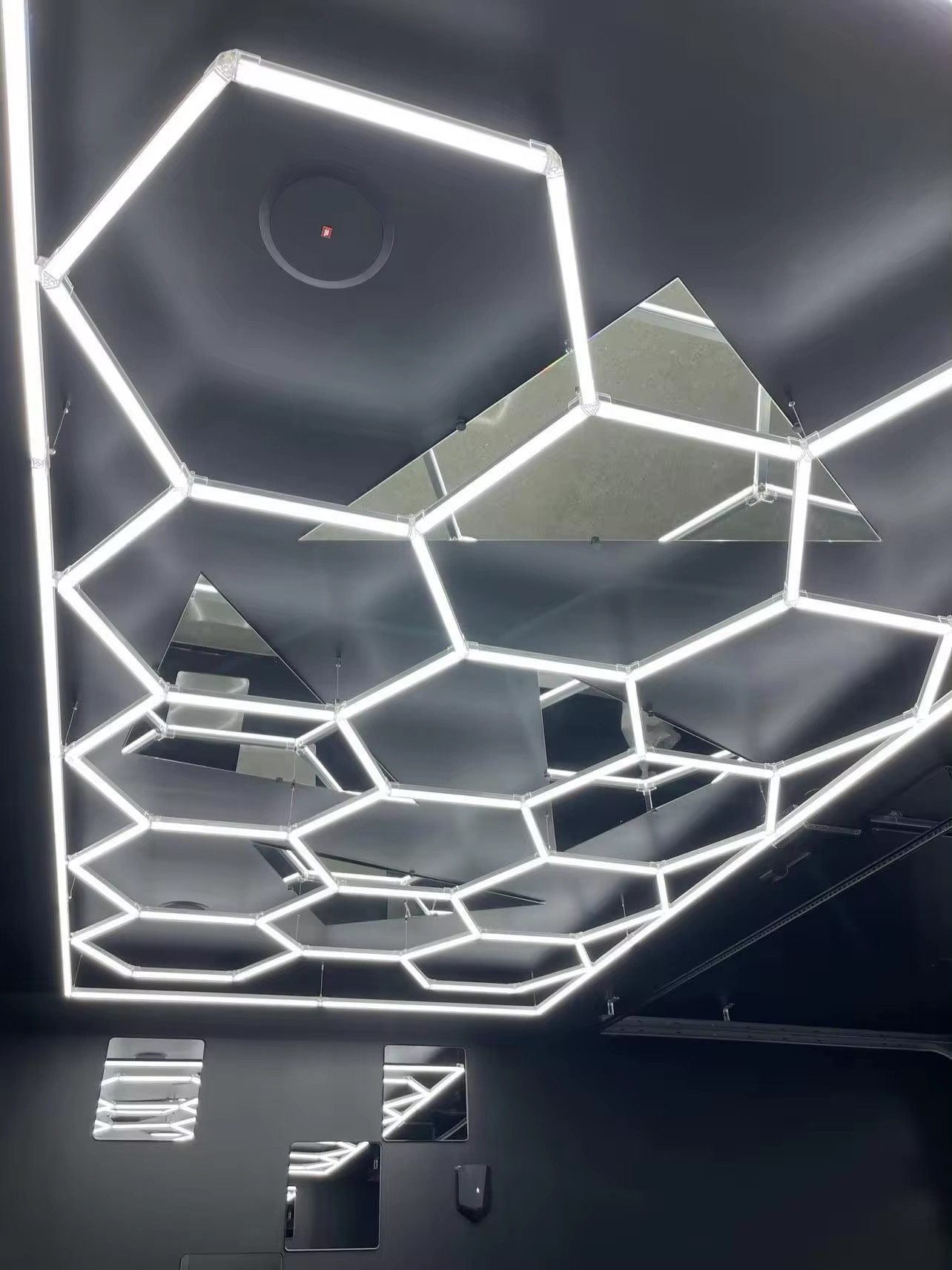 Etop Hexagrid Wide Voltage 110V 220V Linkable Surface Mounted LED Hexagon Garage Ceiling Light for Workshop Gym Detailing Shop